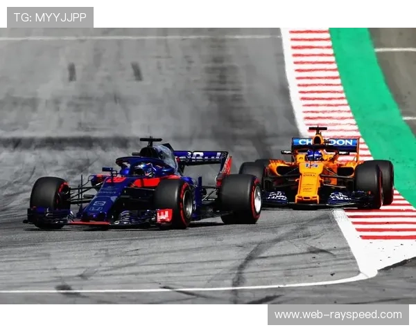 策略博弈贯穿全场，迈凯伦先进站与红牛延迟进站效果对比